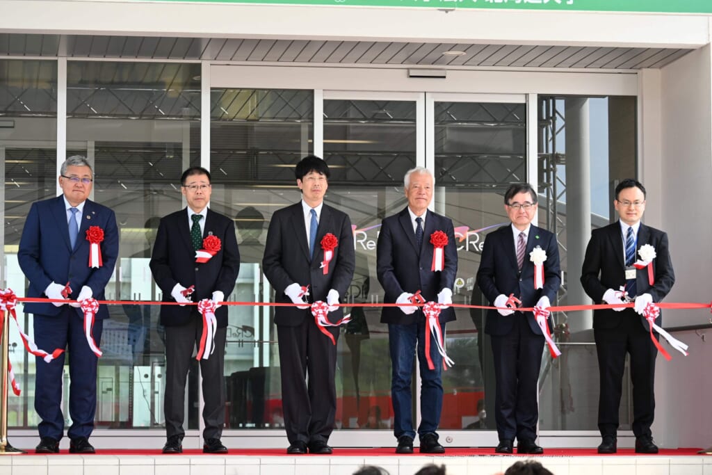 ICReDD棟の新棟落成記念式典が開催されました