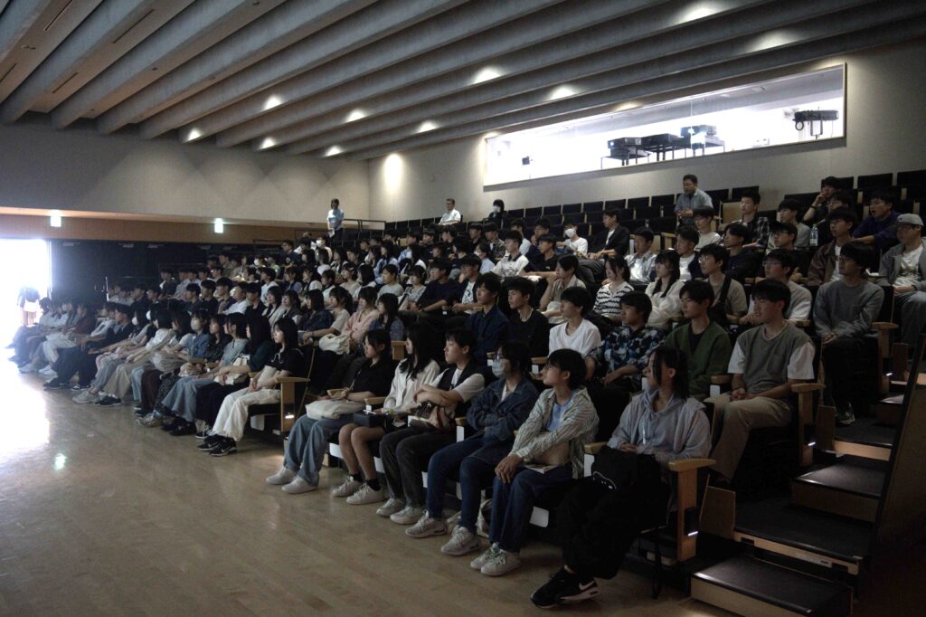 岡山県立倉敷天城高校の生徒が来学し、交流プログラムに参加しました